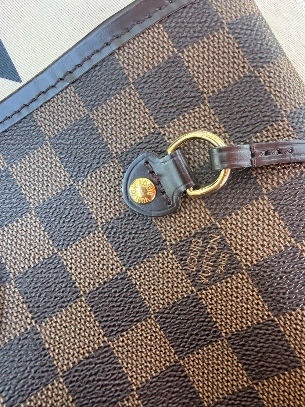 Louis Vuitton Neverfull MM - Picture 13 of 16